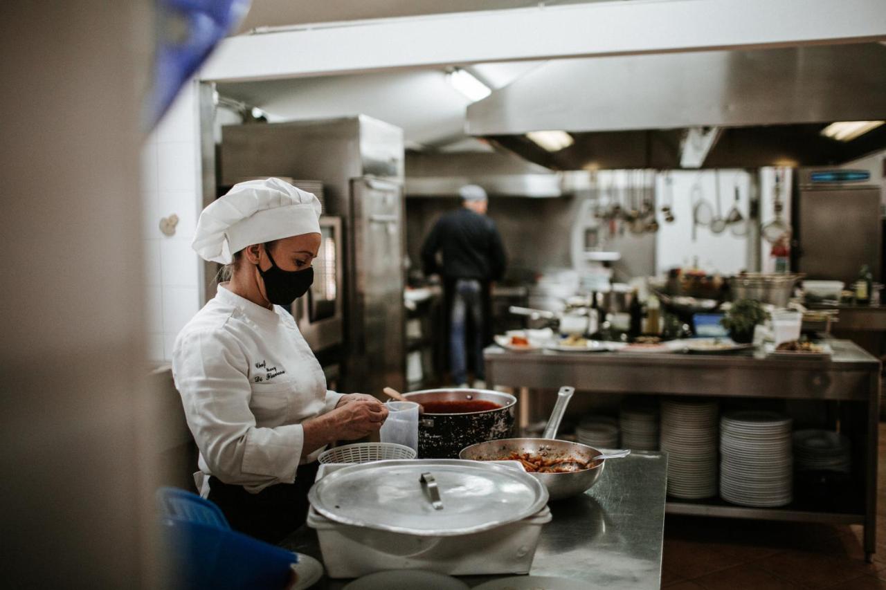Basciano L'Anfora Country Club Bed & Breakfast エクステリア 写真