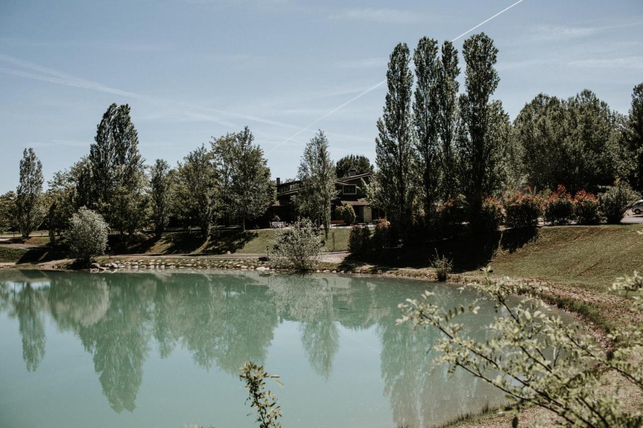 Basciano L'Anfora Country Club Bed & Breakfast エクステリア 写真