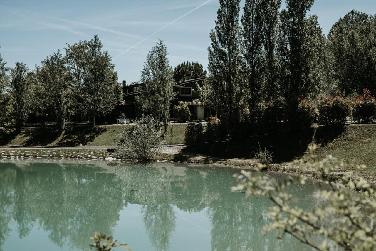 Basciano L'Anfora Country Club Bed & Breakfast エクステリア 写真