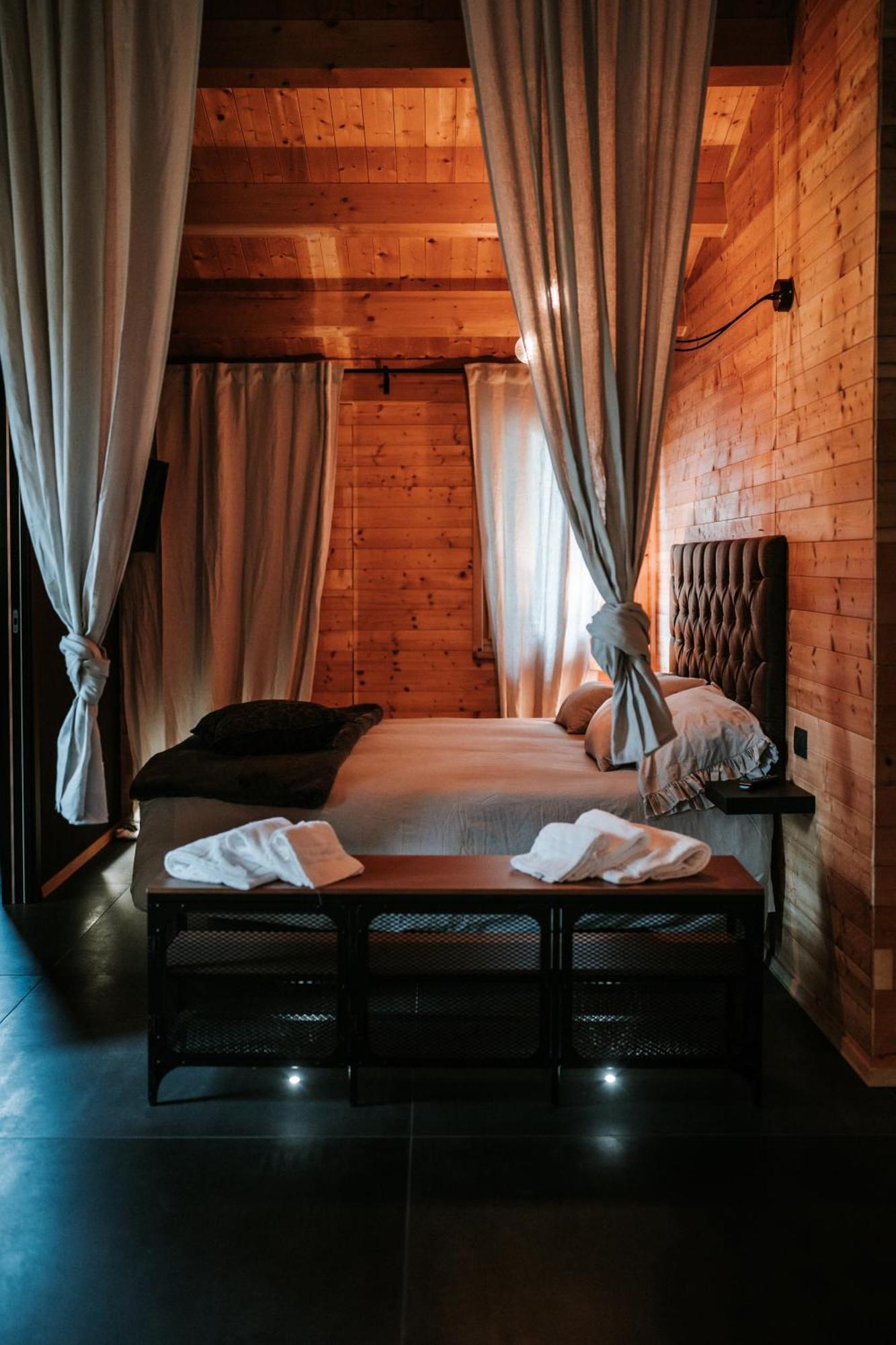 Basciano L'Anfora Country Club Bed & Breakfast エクステリア 写真